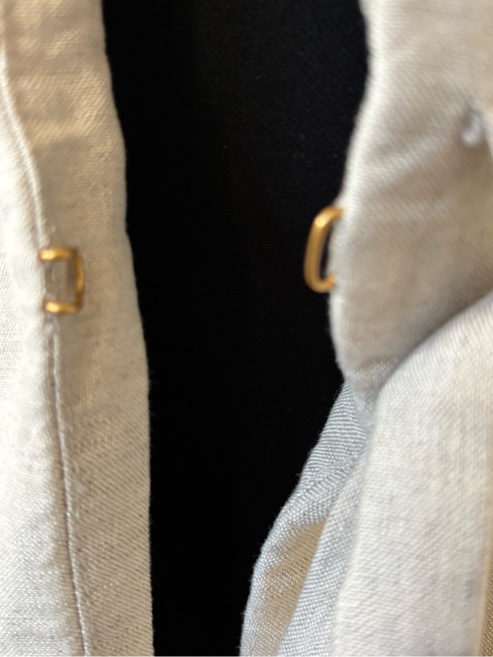 Donna Karan Cream Sleeveless Wrap Top with Gold Buckle - Picture 8 of 11